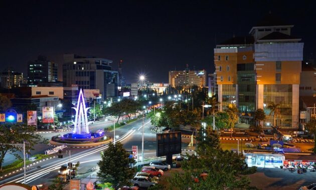 Foto Malam : Foto Perjalanan Malam Seri 1 - Pemandangan Lampu Kota