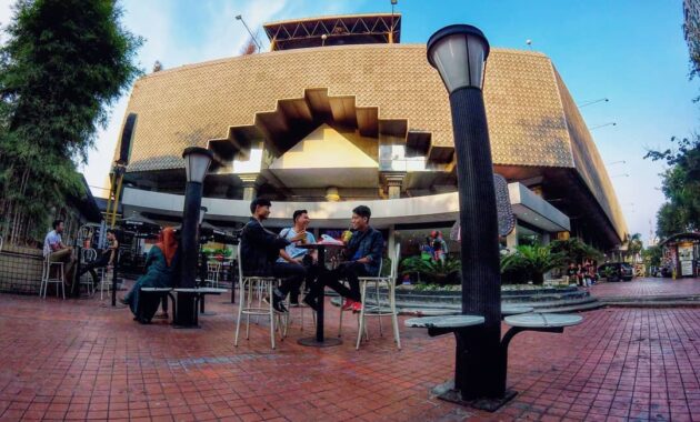 Ada Apa Aja di Delta Plaza Surabaya, Sejarah Angker Asal Usul Bekas Alamat Rumah Sakit Hotel Dekat Matahari Cinema 21 XXI Buka Jam Berapa