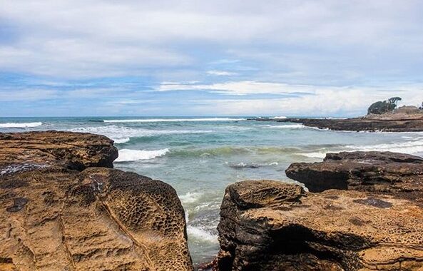 10 Foto Pantai Cicalobak Garut, Rute Ke Lokasi Penginapan ...
