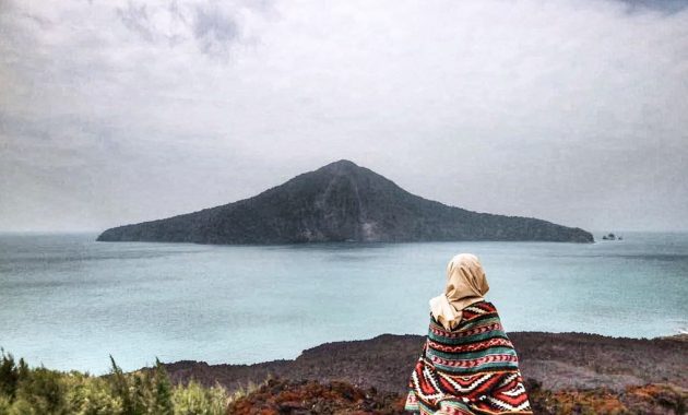 10 Gambar Wisata Anak Krakatau 2022 Open Trip Backpacker Paket Murah Rute Letak | Jejakpiknik.com