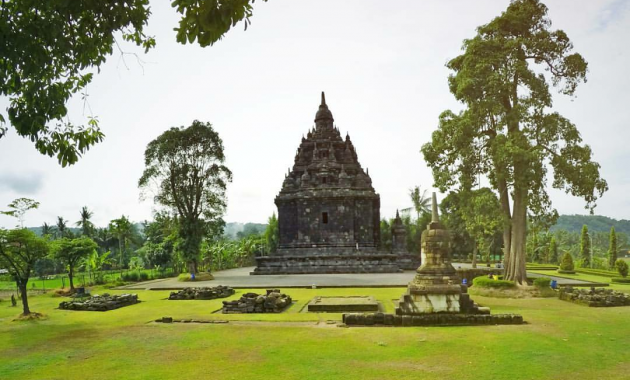 10 Gambar Candi Sojiwan Klaten, Harga Tiket Masuk, Sejarah 
