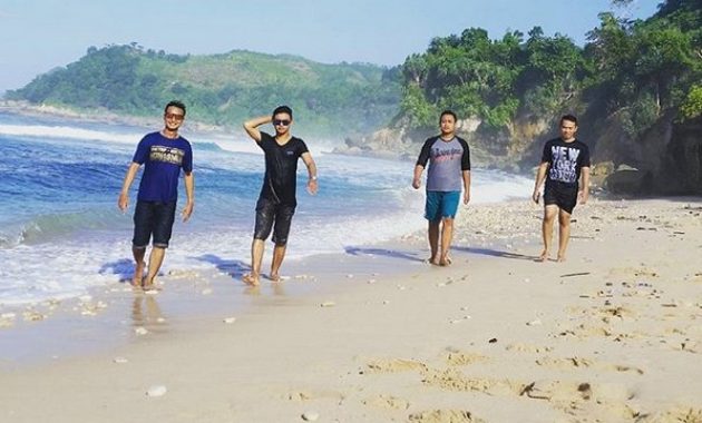 10 Gambar Pantai Pacar Tulungagung Tiket Masuk Rute Jalan