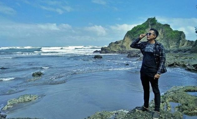 10 Gambar Pantai Karang Nini Ciamis Tiket Masuk Harga