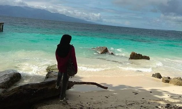 10 Gambar Pantai Liang Ambon Penginapan Hotel Keindahan Lokasi Wisata Jejakpiknik Com