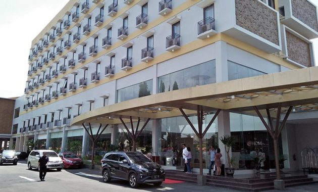 15 Hotel Murah di Gresik Rp.200.000 Dekat Pelabuhan Jawa Timur Daerah Area  Kota Bebas dan Paling Bersih 2022 | JejakPiknik.Com
