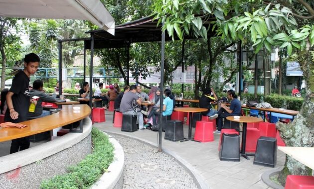 10 Tempat Nongkrong Outdoor di Bandung, Cafe Daerah Dago Kota Enak