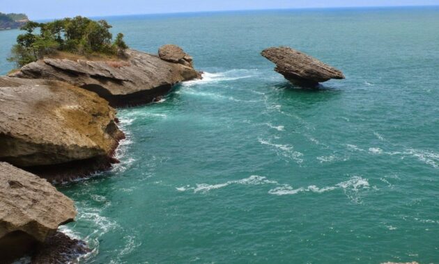 10 Pantai di Kediri Yang Paling Bagus Terkenal Terbaru ...