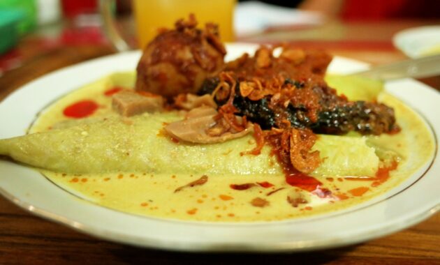 10 Makanan Khas Kalimantan Selatan Aneka Masakan Yang Terkenal Soto Banjar Kue Beserta Gambar Jejakpiknik Com 10 Makanan Khas Kalimantan Selatan Aneka Masakan Yang Terkenal Soto Banjar Kue Beserta Gambar Jejakpiknik Com