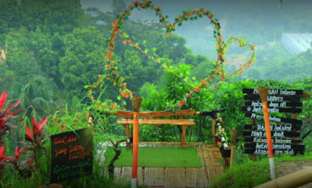 7 Lokasi Wisata Bukit Pelangi di Indonesia Mojokerto 