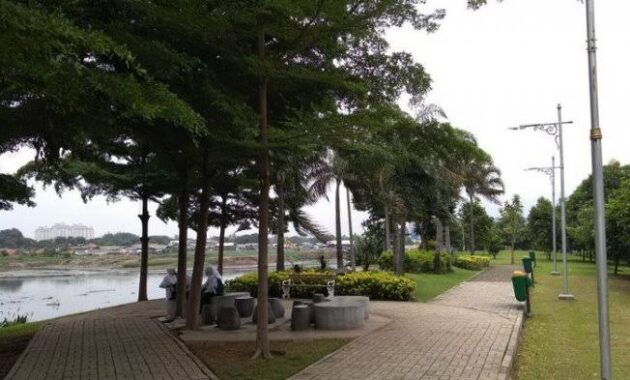 10 Taman Kota Yang Ada di Jakarta Timur Buat Bermain Anak ...