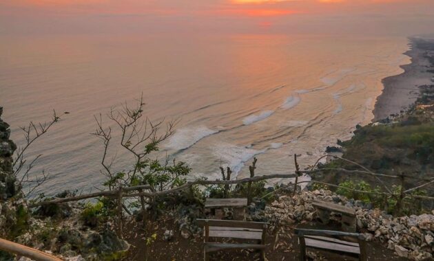 10 Gambar Shoka Bukit Senja Gunung Kidul, Harga Tiket Masuk Sunset di  Parangtritis Jogja | JejakPiknik.com