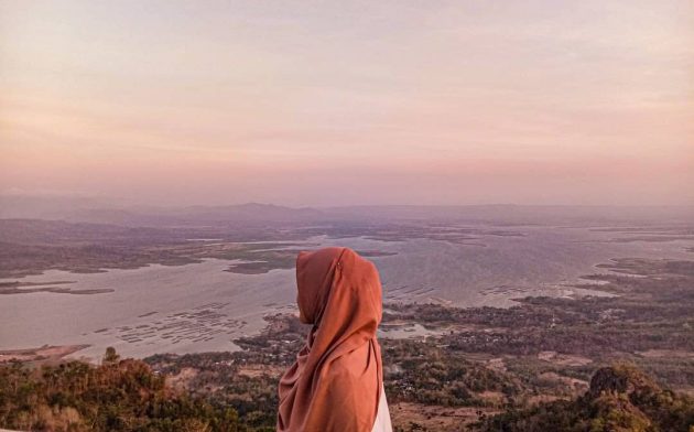 10 Foto Bukit Gantole Wonogiri 2020 Tiket Masuk Lokasi ...