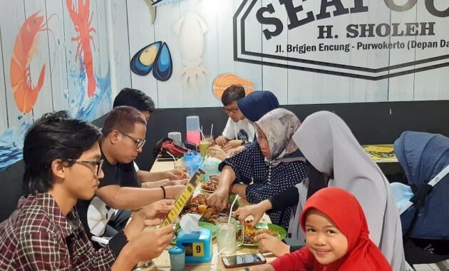10 Gambar Tempat Makan di Purwokerto 2022 Daftar Harga